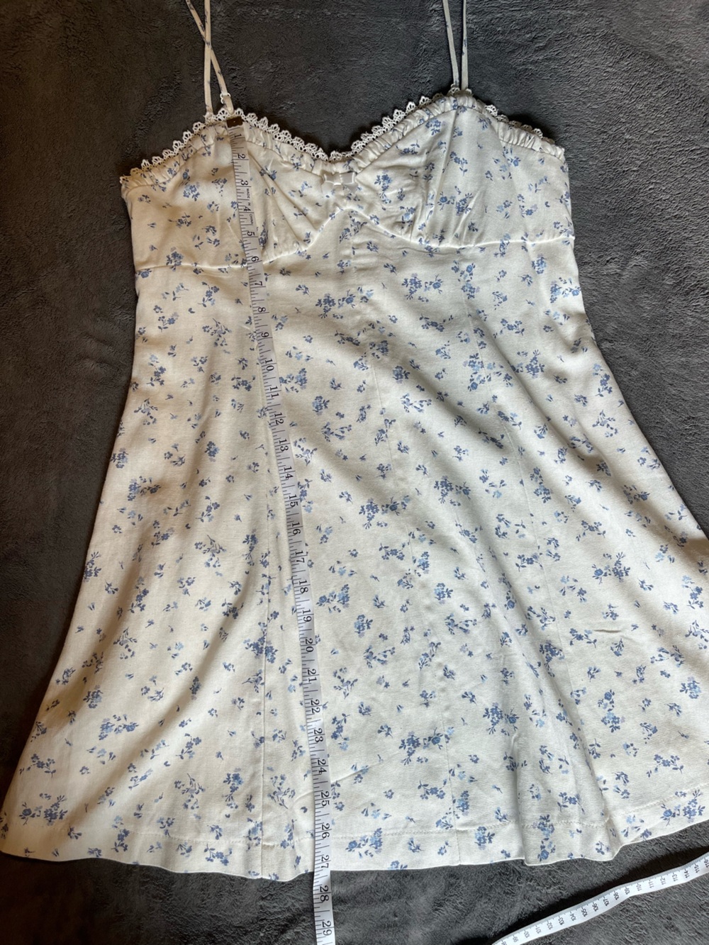 “Ditsy” Floral Sweetheart-Neck Mini Dress - Picture 10 of 12
